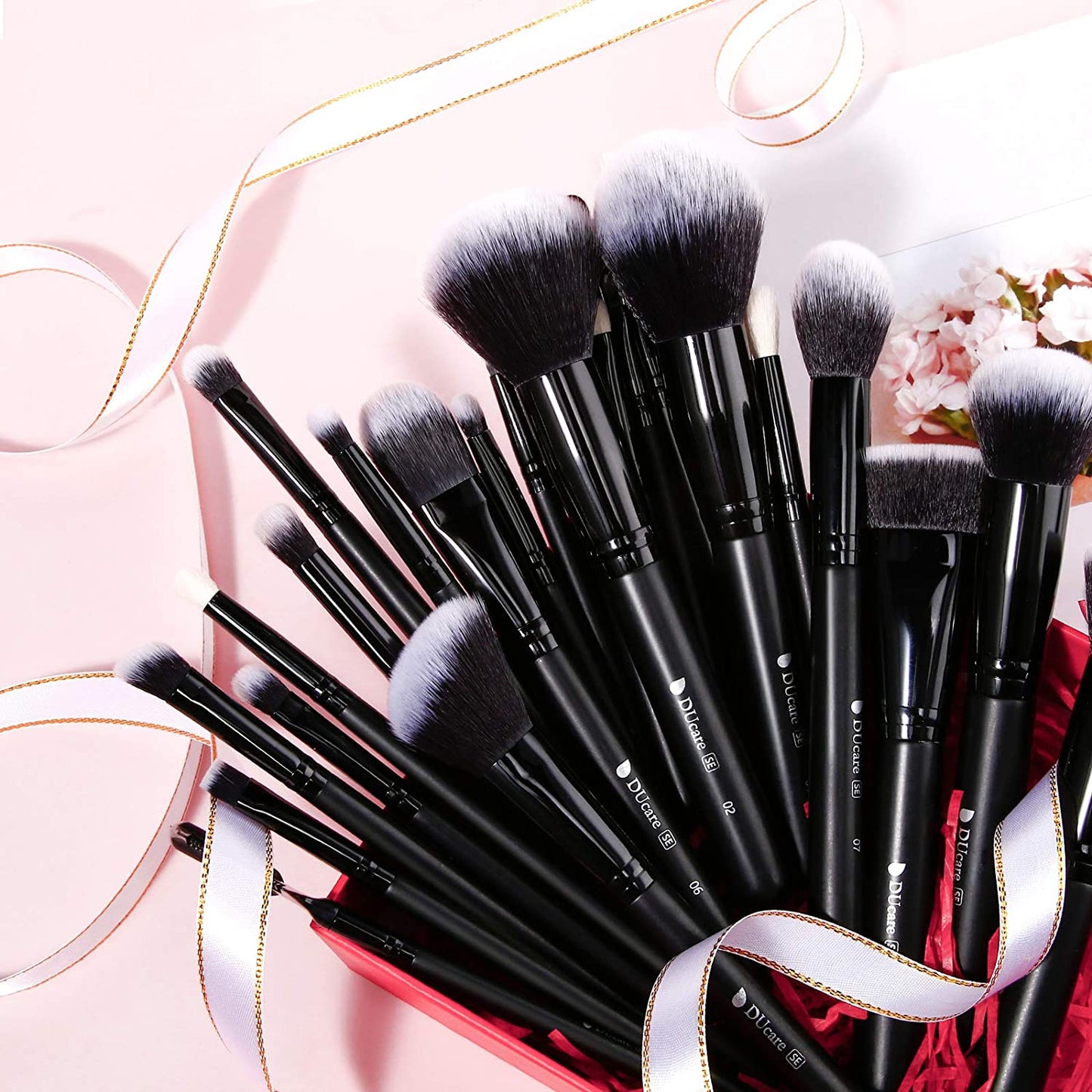 27-Piece Professional Makeup Brush Set - Premium Synthetic Kabuki Brushes for Foundation, Blending, Face Powder, Blush, Concealers, and Eye Shadows